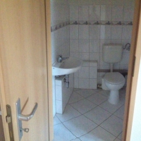 separates WC