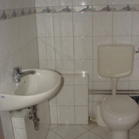 separates WC